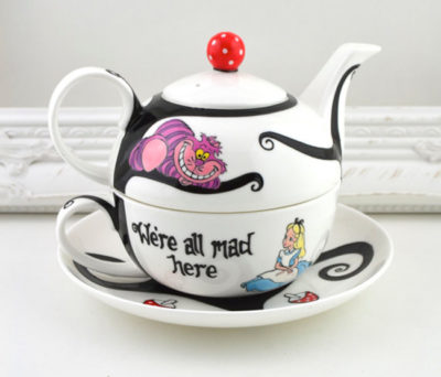 alice-au-pays-des-merveilles-tea-set