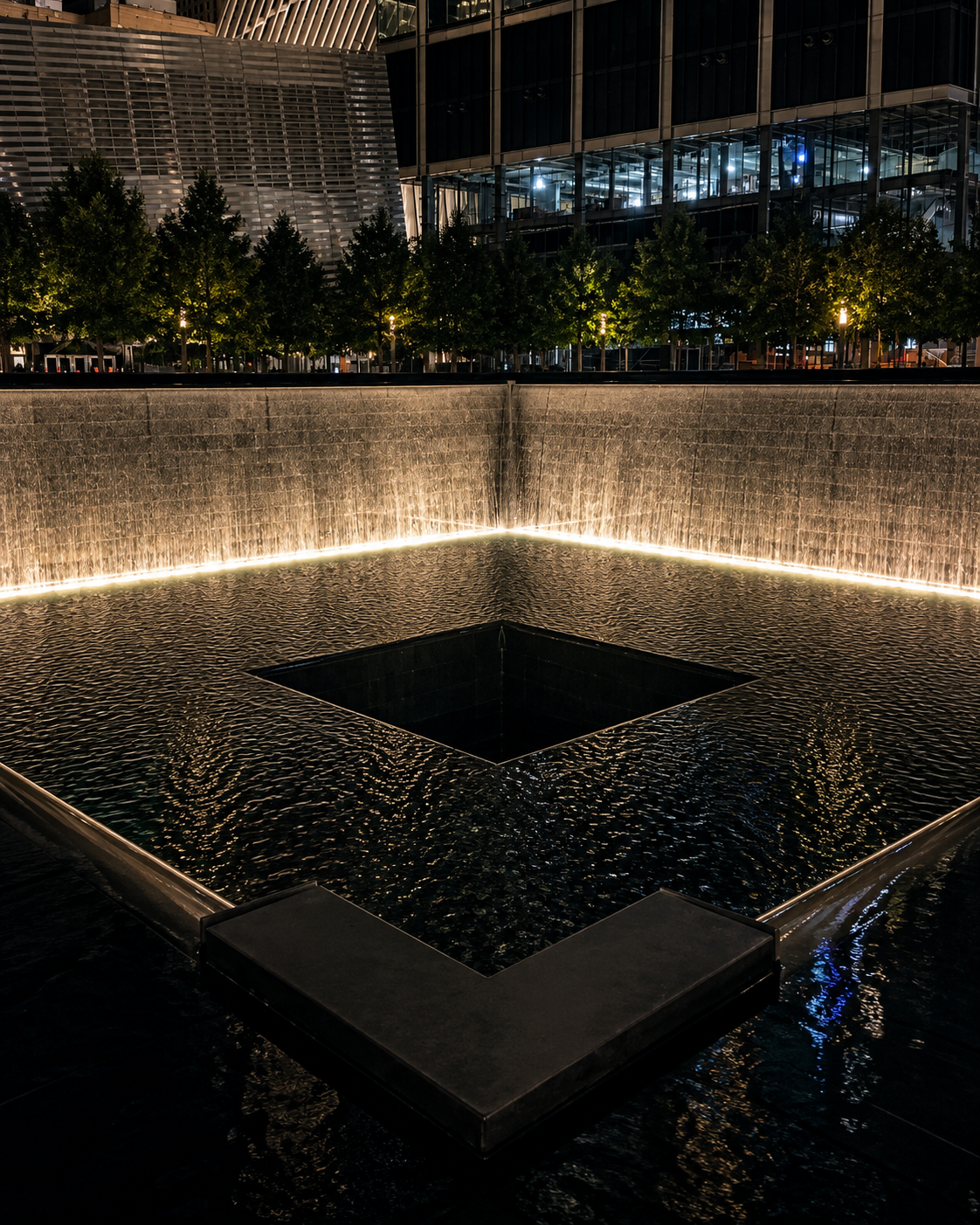 🕊️ Être au 9/11 Memorial… un 11 septembre Nous avons visité le mémorial du 11-Septembre le 11 septembre. Et je n’ai pas envie d’en faire des tonnes sur ce passage. C’est un lieu qui se vit avec beaucoup de respect et être à New York précisément à cette date donne évidemment une dimension particulière au moment. Si vous n’y êtes jamais allé, le mémorial mérite selon moi une visite. Nous avons également profité de notre passage dans le quartier pour découvrir l’Oculus et son centre commercial juste à côté.